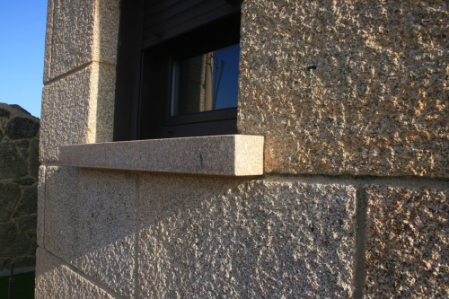 Vivienda construida con piedra país (12)
