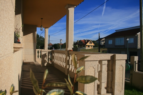Vivienda construida con piedra país (17)